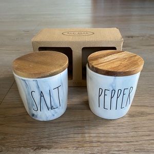 Rae Dunn salt & Pepper